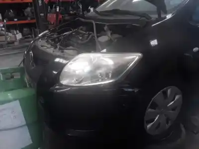 Veículo de Sucata toyota auris básico do ano 2001 alimentado 