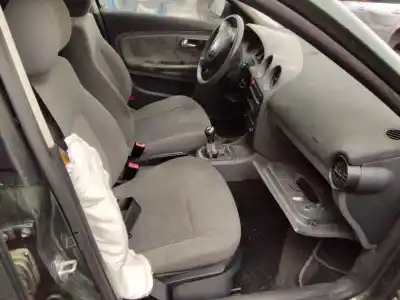 Veículo de Sucata seat cordoba berlina (6l2) fresh do ano 2001 alimentado 