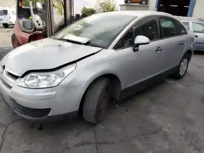 Veículo de Sucata citroen c4 sedan collection do ano 2001 alimentado 