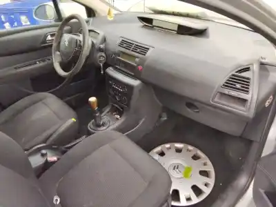 Veículo de Sucata citroen c4 sedan collection do ano 2001 alimentado 