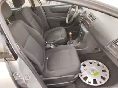 Veículo de Sucata citroen c4 sedan collection do ano 2001 alimentado 