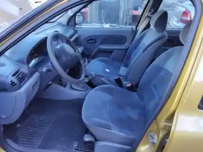 Здавання транспортного засобу renault clio ii fase i (b/cbo) 1.4 16v tech-run 98 cv / 72 kw року 2001 потужний 