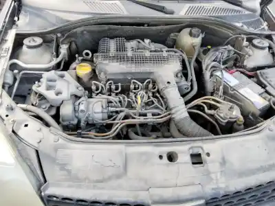Здавання транспортного засобу renault clio ii fase ii (b/cb0) authentique року 2001 потужний 