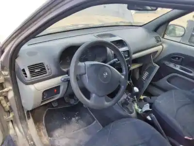 Здавання транспортного засобу renault clio ii fase ii (b/cb0) authentique року 2001 потужний 