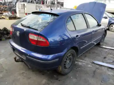 Véhicule à la ferraille seat                                               leon (1m1)                                                                                                                                                                                                                                                 leon                                                                                                                                                                                                                                                       de l'année 0 alimenté 