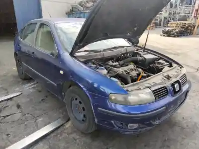 Véhicule à la ferraille seat                                               leon (1m1)                                                                                                                                                                                                                                                 leon                                                                                                                                                                                                                                                       de l'année 0 alimenté 