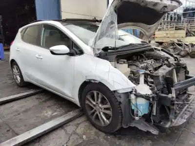 Veículo de Sucata kia ceed dream-team 128 cv / 94 kw do ano 2001 alimentado d4fb