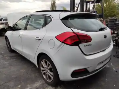 Veículo de Sucata kia ceed dream-team 128 cv / 94 kw do ano 2001 alimentado d4fb