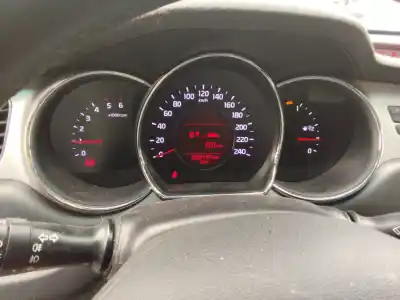 Veículo de Sucata kia ceed dream-team 128 cv / 94 kw do ano 2001 alimentado d4fb