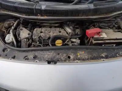 Veicolo di demolizione renault scenic ii grand confort dynamique dell'anno 2001 alimentato 