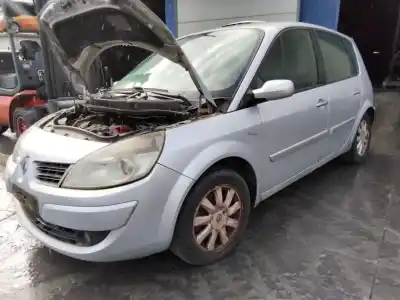 Veicolo di demolizione renault scenic ii grand confort dynamique dell'anno 2001 alimentato 