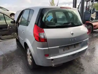 Veicolo di demolizione renault scenic ii grand confort dynamique dell'anno 2001 alimentato 