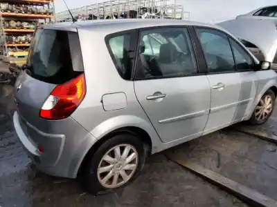 Veicolo di demolizione renault scenic ii grand confort dynamique dell'anno 2001 alimentato 