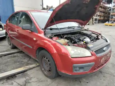 Veículo de Sucata ford focus berlina (cap) ambiente (d) do ano 2001 alimentado 