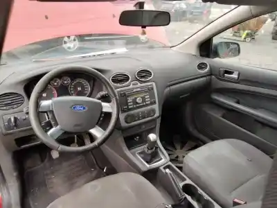 Veículo de Sucata ford focus berlina (cap) ambiente (d) do ano 2001 alimentado 