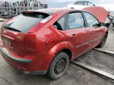 Veículo de Sucata ford focus berlina (cap) ambiente (d) do ano 2001 alimentado 