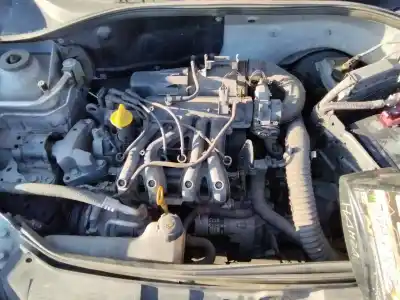 Здавання транспортного засобу renault clio ii fase ii (b/cb0) authentique року 2001 потужний 