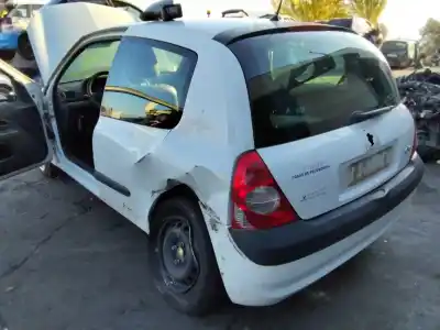 Здавання транспортного засобу renault clio ii fase ii (b/cb0) authentique року 2001 потужний 