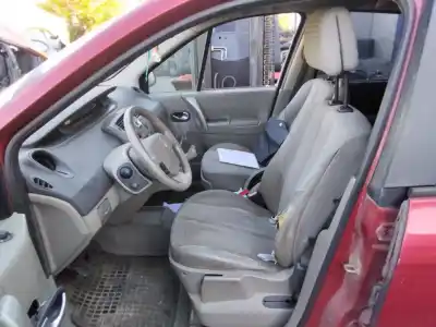 Veicolo di demolizione renault scenic ii adventure by coronel tapiocca dell'anno 2001 alimentato 