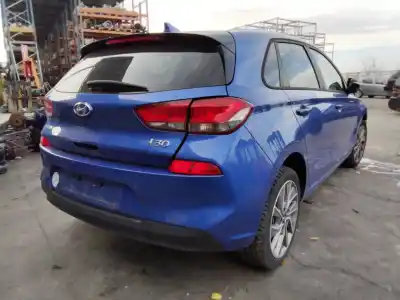 Veículo de Sucata hyundai i30 (pd) klass do ano 2001 alimentado g3lc