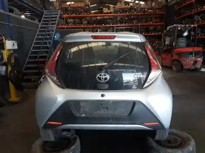 Veicolo di demolizione toyota aygo x-play dell'anno 2001 alimentato 1krfe