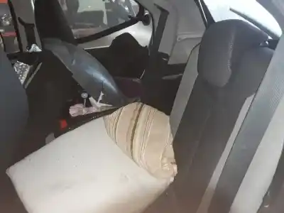 Veicolo di demolizione toyota aygo x-play dell'anno 2001 alimentato 1krfe