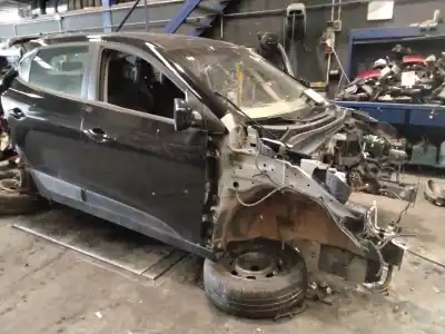 Veículo de Sucata hyundai ix35 comfort 2wd 116 cv / 85 kw do ano 2001 alimentado 