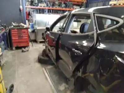 Veículo de Sucata hyundai ix35 comfort 2wd 116 cv / 85 kw do ano 2001 alimentado 