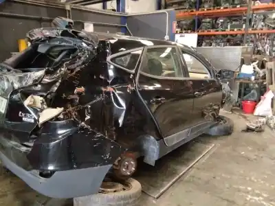 Veículo de Sucata hyundai ix35 comfort 2wd 116 cv / 85 kw do ano 2001 alimentado 