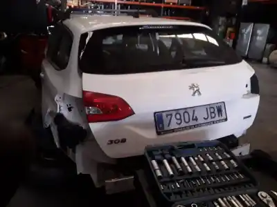 Veículo de Sucata peugeot 308 active bussines do ano 2001 alimentado 