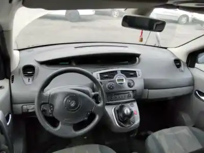 Scrapping Vehicle renault scenic ii grand luxe dynamique 120 cv / 88 kw of the year 2001 powered 