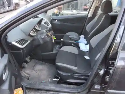 Veículo de Sucata peugeot 207 207 3p do ano 2001 alimentado 
