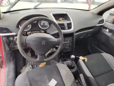 Veículo de Sucata peugeot 207 x-line do ano 2001 alimentado 