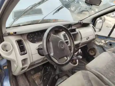 Sloopvoertuig opel vivaro combi 2.7t corto 101 cv / 74 kw van het jaar 2001 aangedreven 