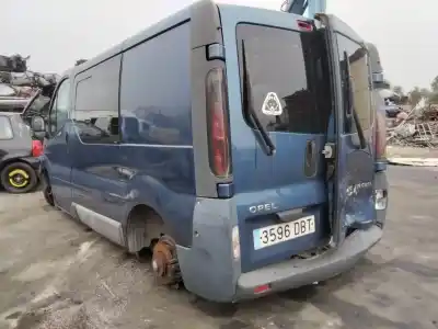 Sloopvoertuig opel vivaro combi 2.7t corto 101 cv / 74 kw van het jaar 2001 aangedreven 
