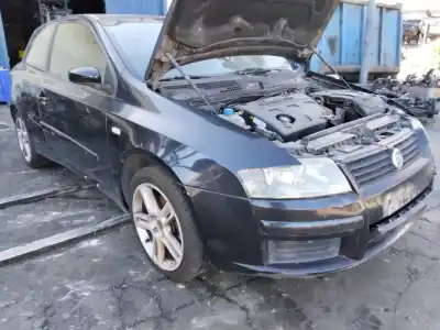 Veículo de Sucata fiat stilo (192) 1.9 multijet 150 dynamic do ano 2001 alimentado 