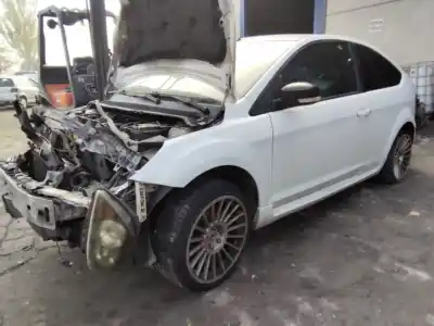 Veículo de Sucata ford focus berlina (cap) ambiente (d) do ano 2001 alimentado kkda