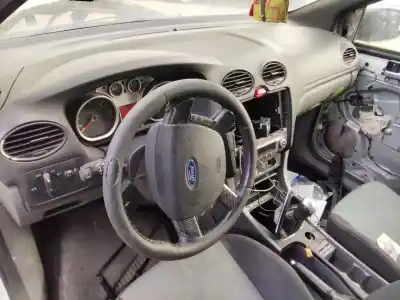 Veículo de Sucata ford focus berlina (cap) ambiente (d) do ano 2001 alimentado kkda