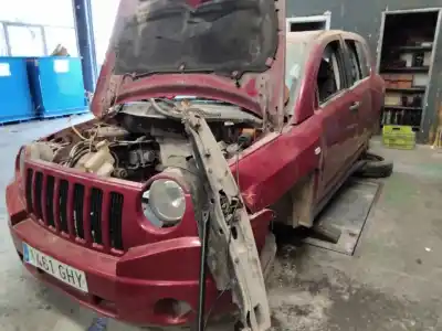 Veículo de Sucata jeep compass limited do ano 2001 alimentado 