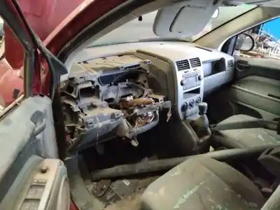 Veículo de Sucata jeep compass limited do ano 2001 alimentado 