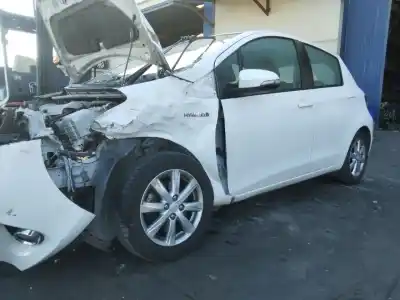 Veículo de Sucata toyota yaris hsd active do ano 2001 alimentado 