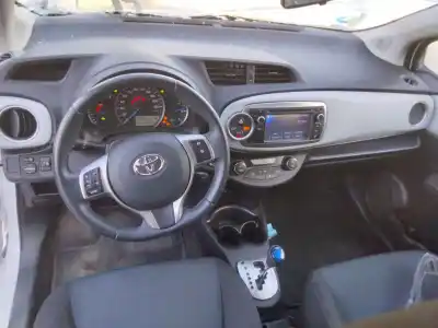 Veículo de Sucata toyota yaris hsd active do ano 2001 alimentado 