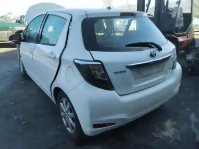 Veículo de Sucata toyota yaris hsd active do ano 2001 alimentado 