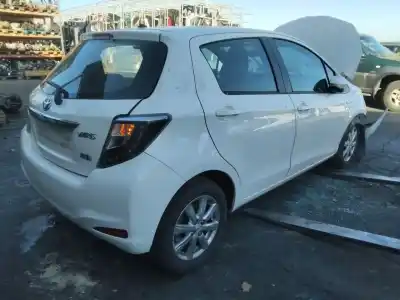 Veículo de Sucata toyota yaris hsd active do ano 2001 alimentado 