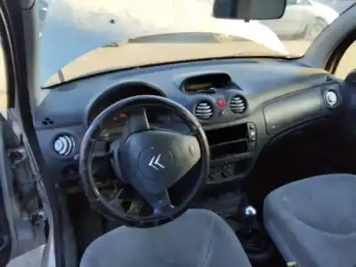 Veicolo di demolizione citroen c3 1.4 hdi (68 cv) 1.4 hdi dell'anno 2001 alimentato 