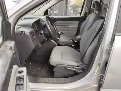 Veículo de Sucata jeep compass limited do ano 2001 alimentado 