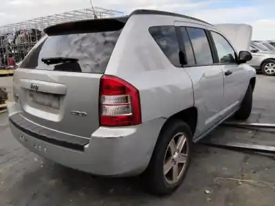 Veículo de Sucata jeep compass limited do ano 2001 alimentado 