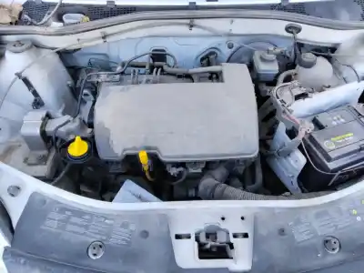 Veicolo di demolizione dacia sandero 1.2 16v dell'anno 2001 alimentato 0