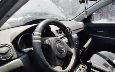 Veículo de Sucata mazda 3 berlina (bk) 1.6 cd diesel cat do ano 2001 alimentado 