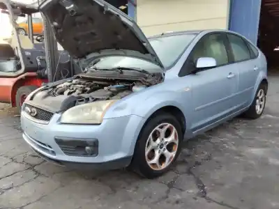 Veículo de Sucata ford focus berlina (cap) ambiente (d) do ano 2001 alimentado 